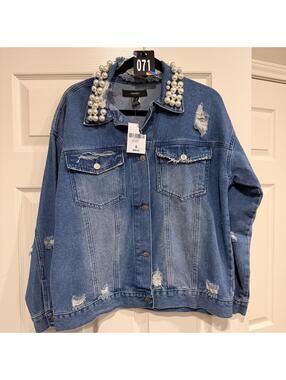 #71 FOREVER 21 Sz. small oversized distressed denim jacket with pearls NWT